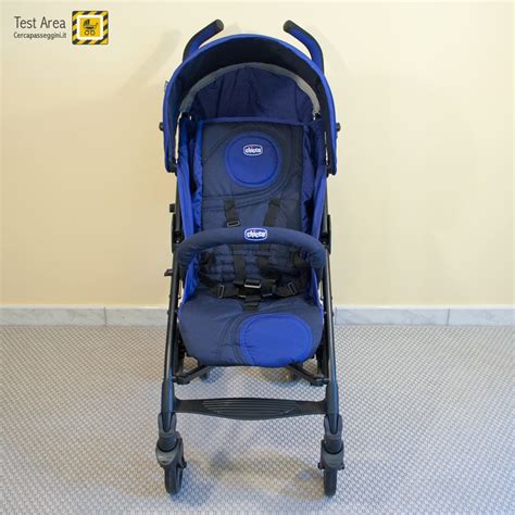 koláž fotografií různých barevných variant a edic kočárků Chicco Liteway