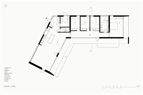 Půdorys bývalé porodnice ve tvaru otevřeného písmene U.