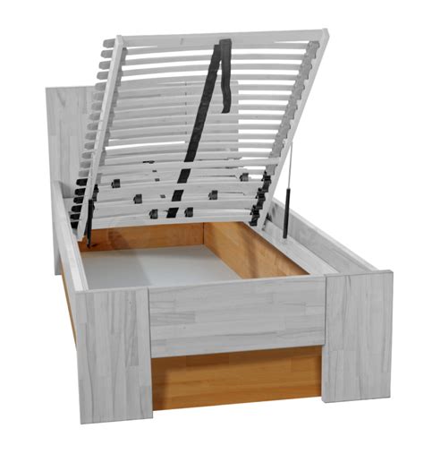 Detail úložného prostoru pod domečkovou postelí