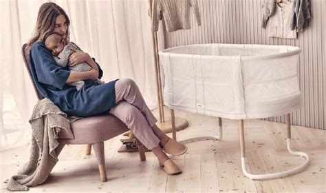 Infografika: Srovnání lehátek Babybjörn a Elis Design