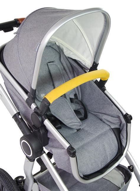 detailní záběr na vaničku a stříšku kočárku Jasmine Kids K16
