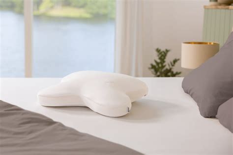 Různé tvary kojících polštářů (C, U, podkova)