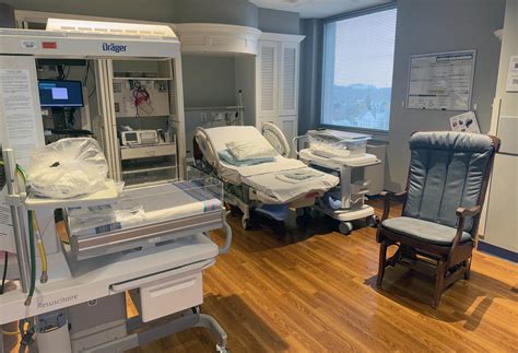 Infografika: srovnání míst porodu (hospital, home, birthing center)