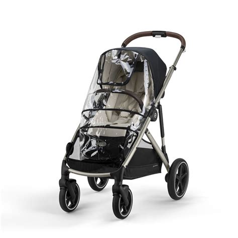 Sportovní verze kočárku BabyActive Ballerina s dítětem.