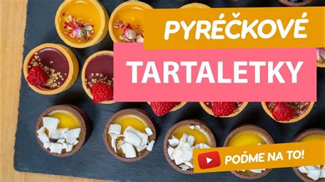 fotografie miminka s ovocným pyré