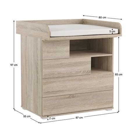 detailní pohled na úložný prostor komody s přebalovacím pultem