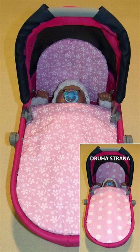 Růžová barevná varianta kočárku, stylový vzhled pro novorozence