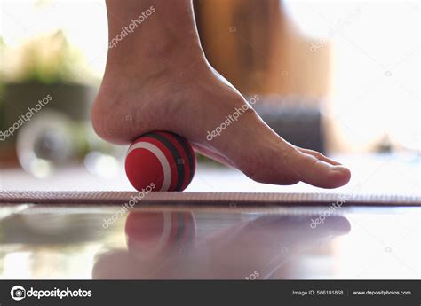 Detailní fotografie mechanismu uvolnění stříšky