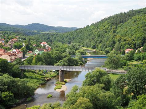 fotografie parkoviště u Křivoklátu