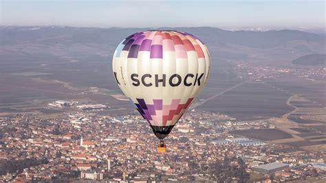 Schéma střihu balónu z odstřižků a jeho montáž