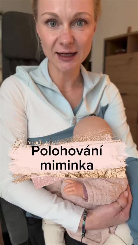 Infografika: Správné polohy při nošení a zvedání hlavičky