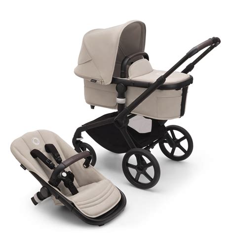 Detailní záběr na kočárek Bugaboo Donkey 5 s dětmi
