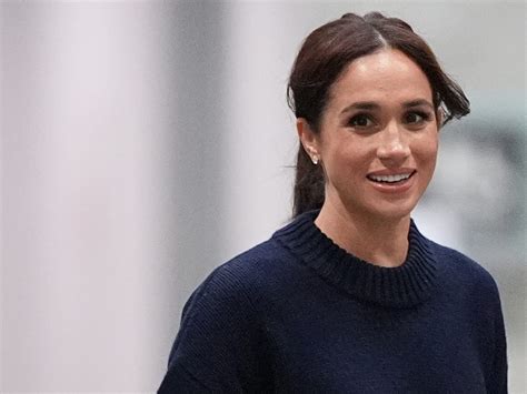 Meghan Markle tančí v těhotenském videu v nemocničním pokoji