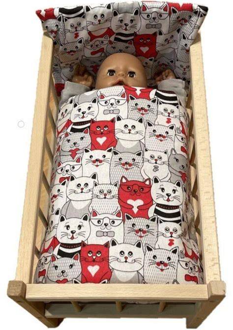 Obrázek: Rozmanité postýlky pro panenky v různých stylech