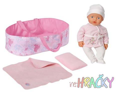 Infografika: Výbava BABY born s popruhem a taškou