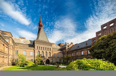Fotografie budovy porodnice U Apolináře
