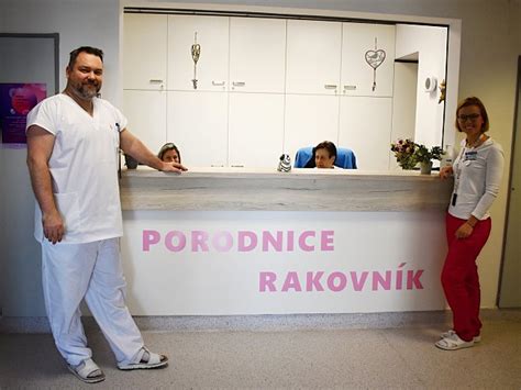 ilustrační obrázek moderního porodního sálu
