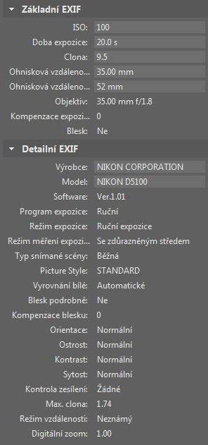 Fotografie drobných vad a nedostatků (např. otvor v spodní kapse)