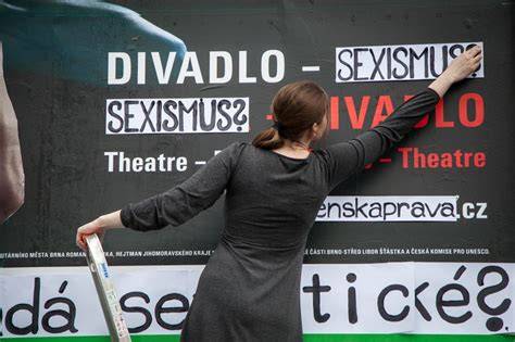Infografika: Tok reklamy a umístění na žebříčcích Sexistické prasátečko