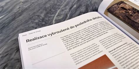 Detailní pohled na materiál a švy nosítka Tula