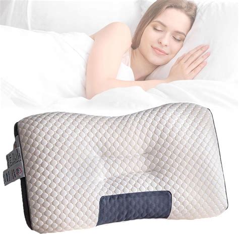 ergonomický tvar kojícího polštáře obepínající matku