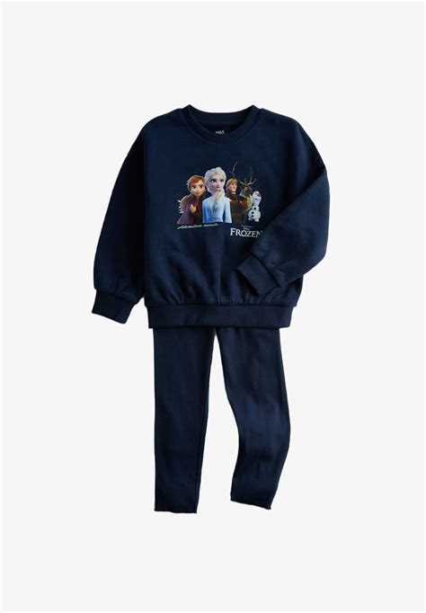 koláž různých typů oblečení s motivem Frozen: tričko, legíny, mikina