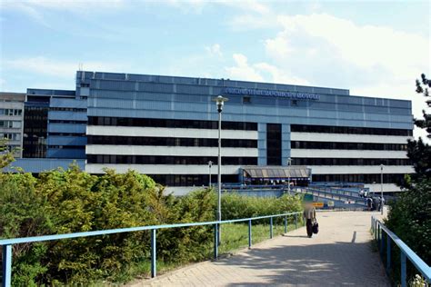 Schéma umístění prenatální poradny a dalších oddělení v modré budově FN Motol