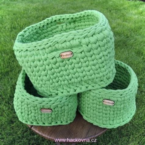 ukázka háčkovaných bačkůrek