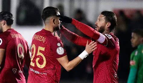 Infografika: Srovnání rozměrů korby a hmotnosti Camarelo Sevilla vs Granada