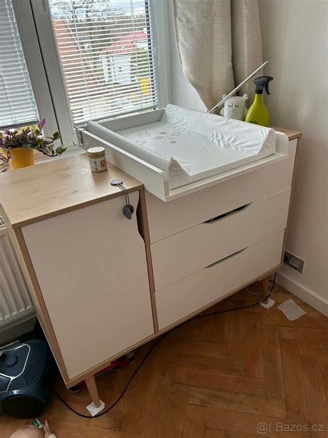 Infografika: Rozvržení úzké pračky s přebalovacím pultem a komodou