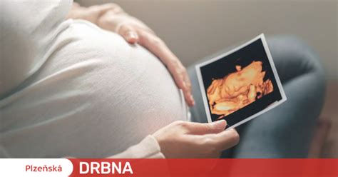 Detailní ultrazvukové zobrazení hlavičky plodu