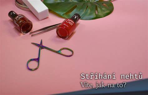 Infografika: Jak správně stříhat nehty miminku a bezpečnostní prvky nástrojů