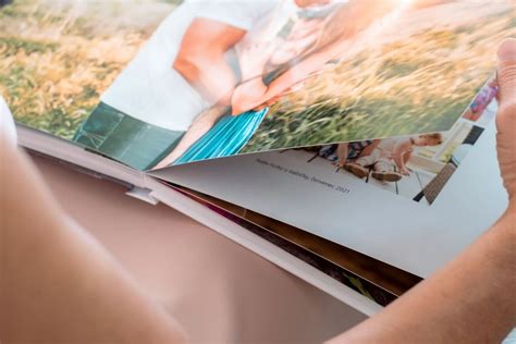porovnání klasického fotoalba a moderní fotoknihy