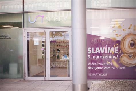 Infografika: Přehled výhodných e‑shopů a kamenných prodejen s kojeneckým oblečením
