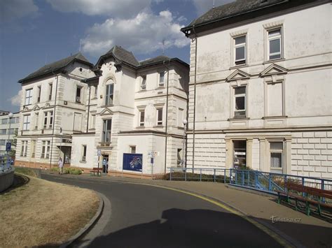 Historická budova Apolinářské kliniky exteriér