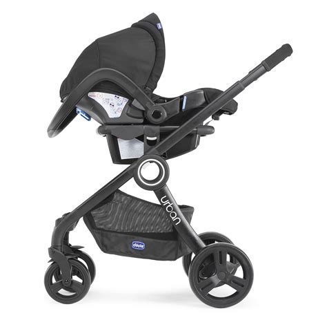 Konstrukce kočárku Chicco Urban s nasazenou sportovní sedačkou a barevnými doplňky.