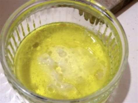 Citron a med v misce