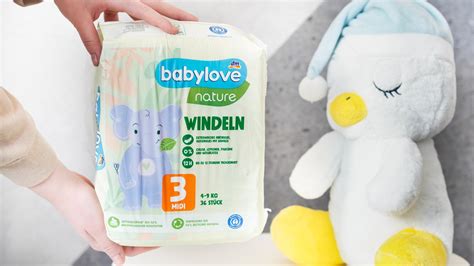 infografika srovnávající vlastnosti klasických a eko plenek Babylove