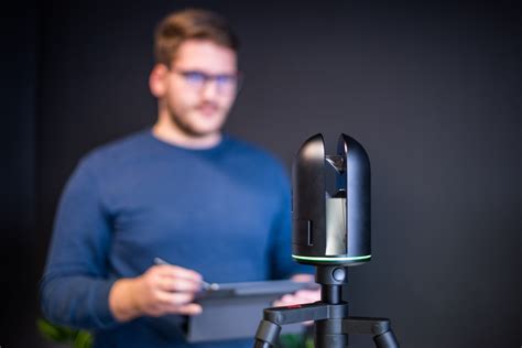 Detail 3D skeneru používaného pro snímání hlavičky miminka.