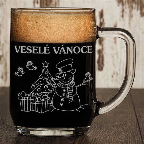 Animace: jak kombinovat vánoční motivy s těhotenskou módou