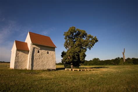 Pohled na kostel svaté Markéty Antiochijské od jihovýchodu