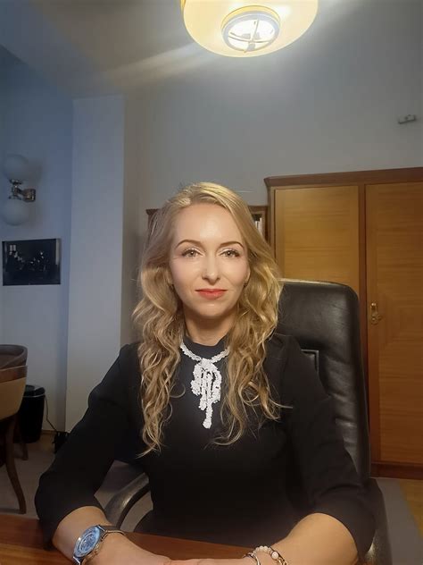 vizualizace propojení antigenderových organizací, politiků a médií v ČR