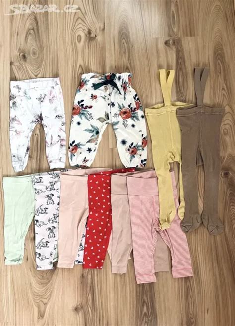 Koláž těhotenských kalhot a legín z nabídky H&M
