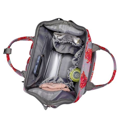 Ilustrace různých typů organizérů na kočárek s různými barevnými provedeními.