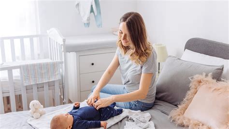 Infografika zobrazující strukturu péče o novorozence ve třech stupních