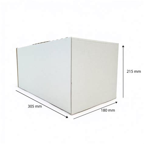 Koláž různých modelů lahví SIMAX, včetně variant s potiskem